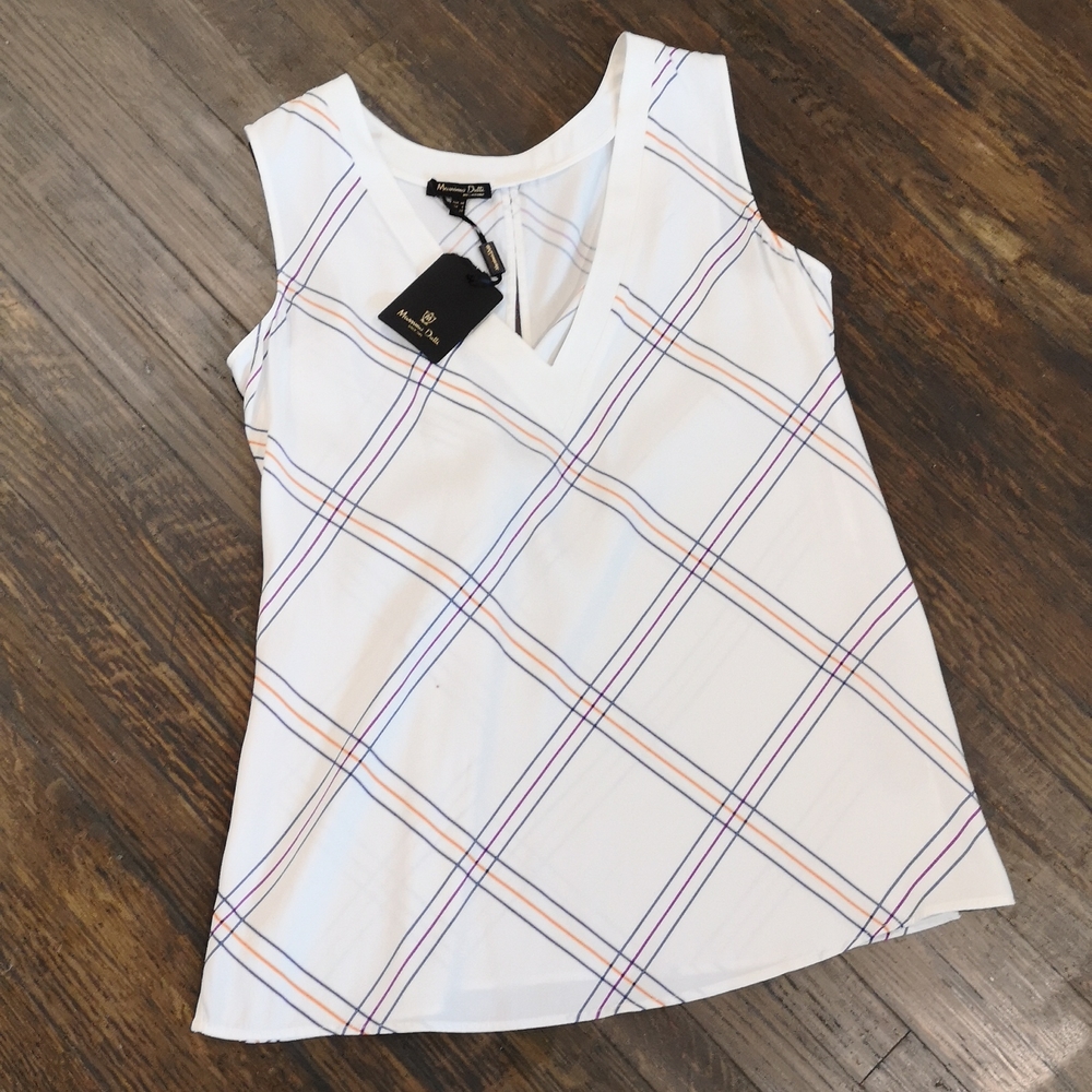 NWOT - Massimo Dutti - V-Neck Sleeveless Blouse.